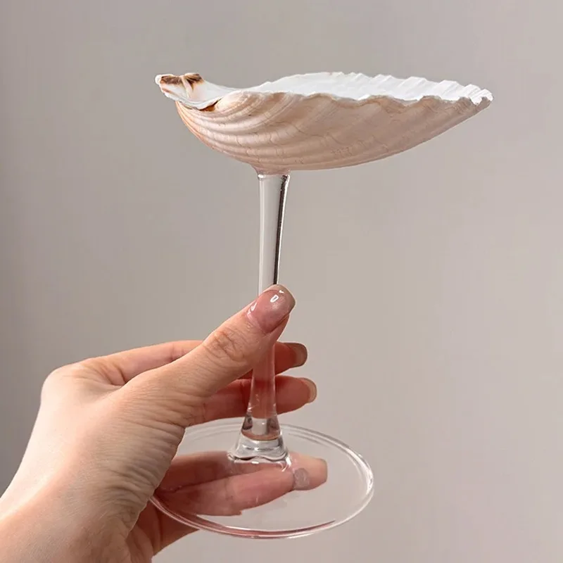 كأس شمبانيا فاخر على شكل صدفة  - مراجعة Lighting Glass Photography وسعره